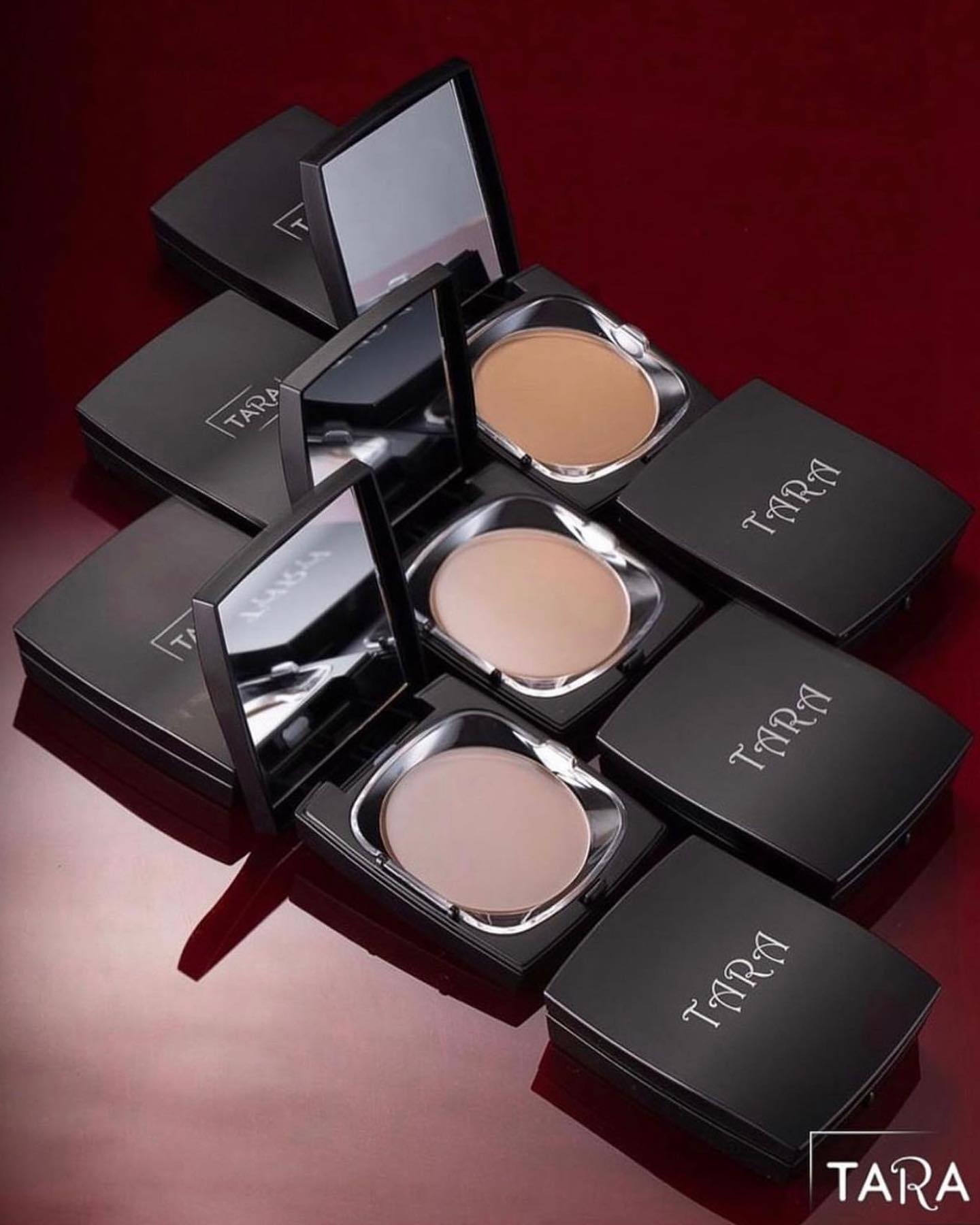 Tara powder + foundation with sunscreen and aloe